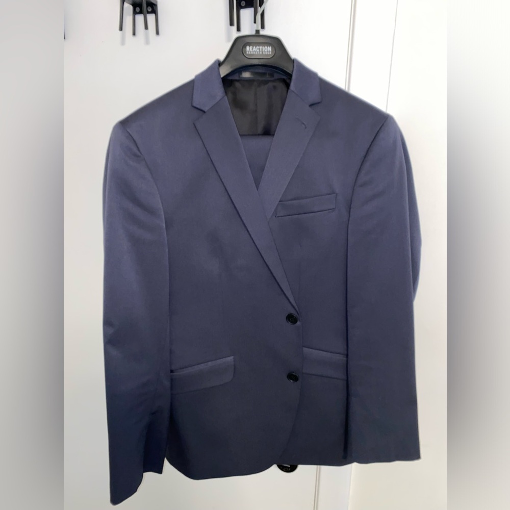 Kenneth Cole Reaction Gun metal suit 38S 33x32 pants